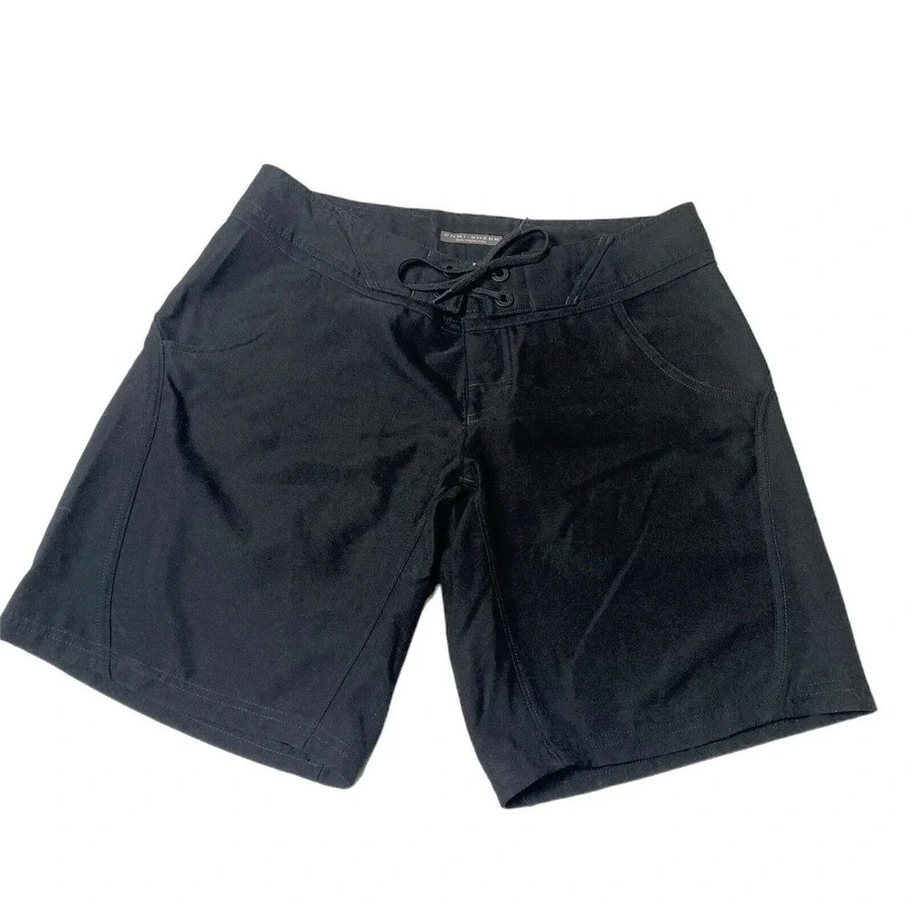 Columbia Omni Shade PFG Sz 6 Hiking Fishing Shorts Womens Black Inseam 9 In